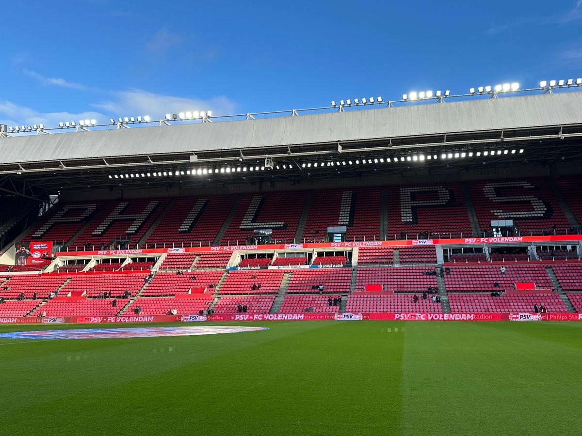 Cu Dennis Man odihnit, PSV s-a distrat în fața lui Volendam » Reporterii GSP au asistat la meci din tribunele Philips Stadion