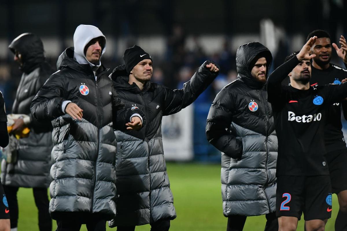 Ce s-a întâmplat pe gazon după Farul - FCSB