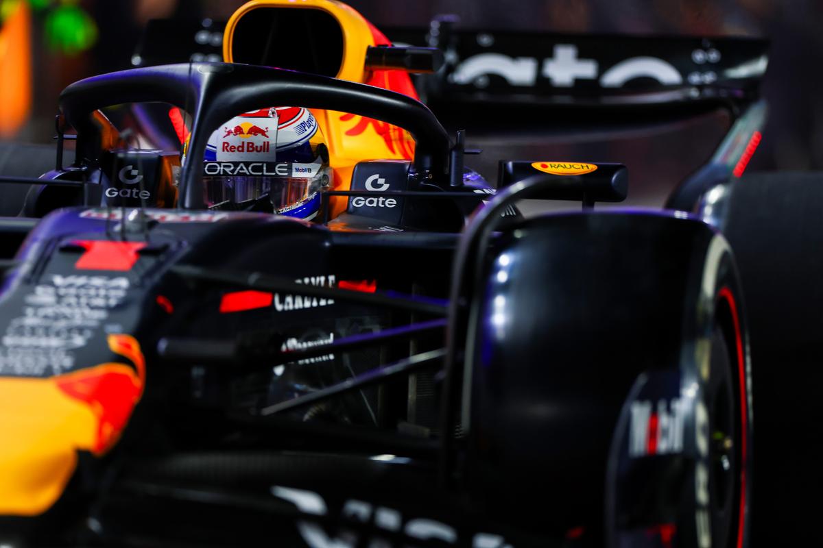 Max Verstappen câștigă în Qatar și duce lupta la titlu în ULTIMA etapă! Mutarea care i-a dat mat lui McLaren