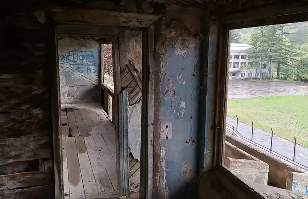 „Apocalipsa lumii fotbalului” » S-au speriat când au intrat pe cel mai terifiant stadion din lume. Încă se joacă meciuri aici