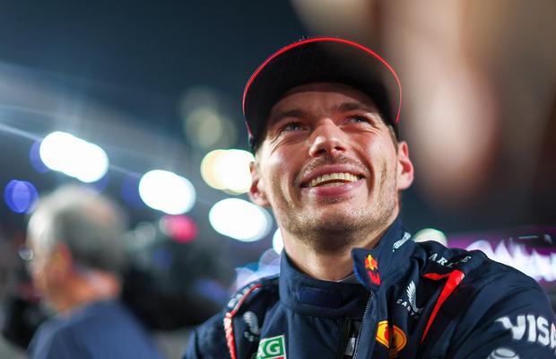 Max Verstappen câștigă în Qatar și duce lupta la titlu în ULTIMA etapă! Mutarea care i-a dat mat lui McLaren