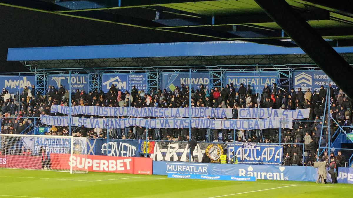 Mesajele afișate de galeria Farului la meciul cu FCSB