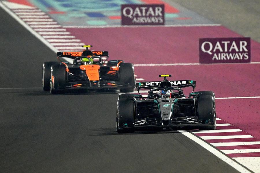 Kimi Antonelli versus Lando Norris // foto: Guliver/gettyimages Kimi Antonelli și-a pus imagini negre la profil! Ce s-a întâmplat după degringolada din Qatar: „Am sesizat FIA”