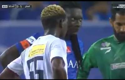 AL HILAL - AL ADALH 7-0 // VIDEO Răzvan Lucescu a terminat anul cu cea mai mare victorie de la venirea în Arabia! Moment inedit în partea secundă: arbitrul a fost făcut KO, dar jocul a continuat :)