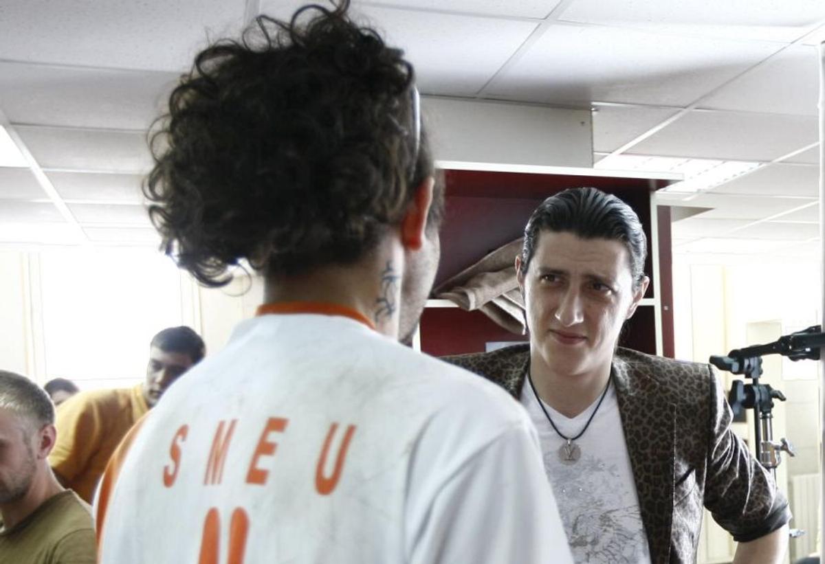 VIDEO+FOTO Bișniță, băutură și manele » Vedetele din Las Fierbinți, fotbaliști pentru o zi! Imagini de colecție cu Firicel și Giani