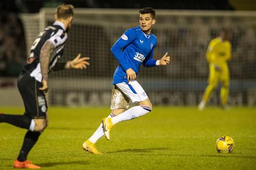 Ianis Hagi (22 de ani) a contribuit cu un assist în victoria lui Rangers cu St. Mirren, scor 2-0. Managerul Steven Gerrard (40 de ani) e mulțumit de prestația internaționalului român.