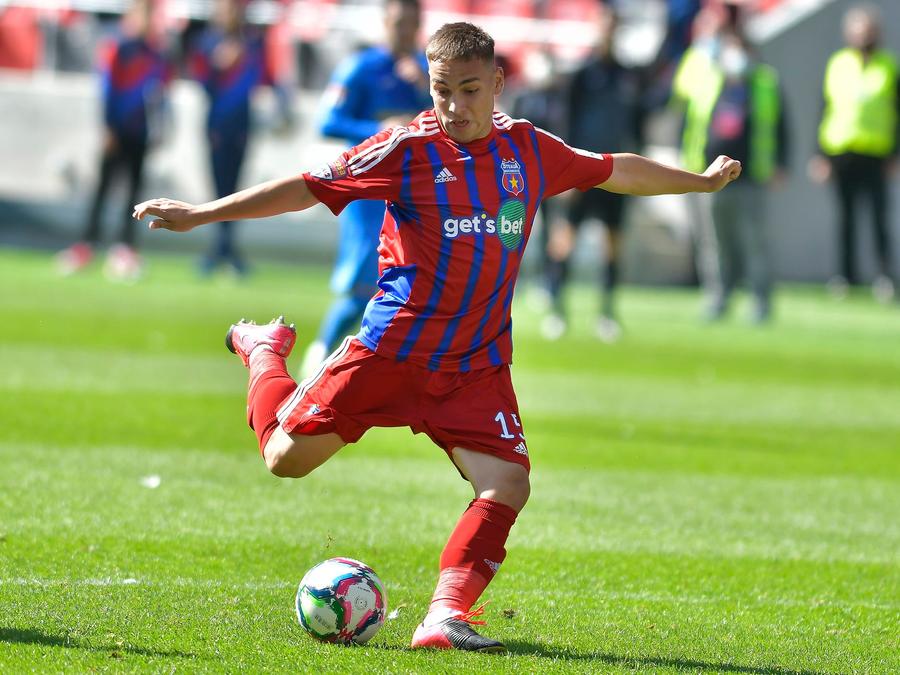 Claudiu Donose / FOTO: Facebook @CSASTEAUA Un stelist e în Italia și se antrenează cu Napoli » Reacția oficială: „Sper să îl vedem cât mai des în echipa de start”