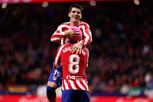 Alvaro Morata (numărul 19) a simulat o accidentare în meciul Atletico Madrid- Elche.
Foto: Imago