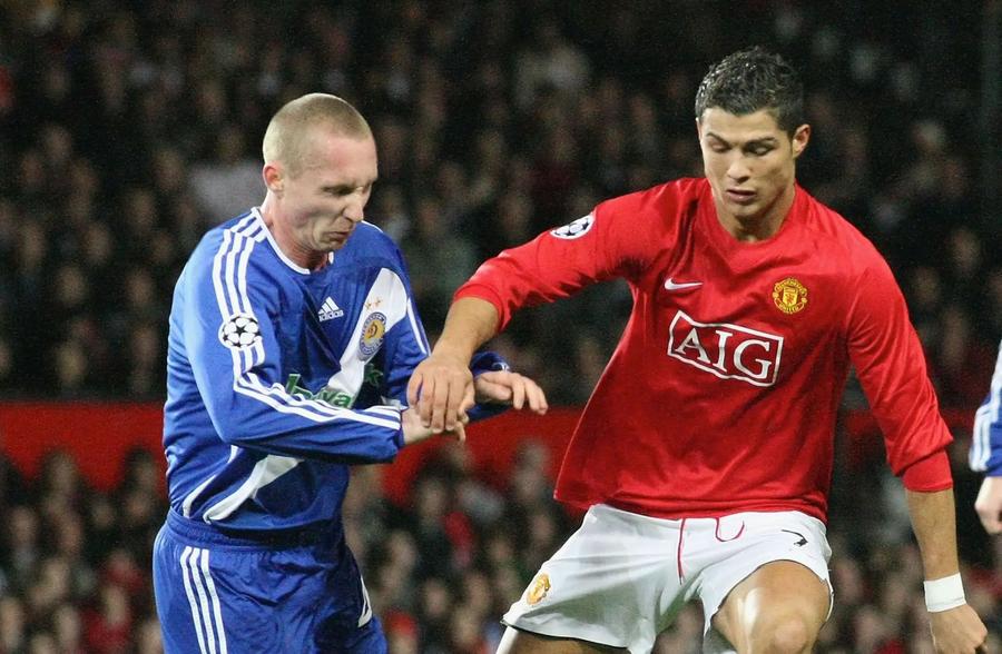 Foto: Facebook Cufărul cu amintiri al lui Tibi Ghioane: „Am jucat un meci contra lui, îmi venea să-i dau mingea înapoi, pentru că-l iubeam!” » Momente speciale cu Ronaldo, Zidane, Lewandowski, CR7, Zanetti sau Xavi