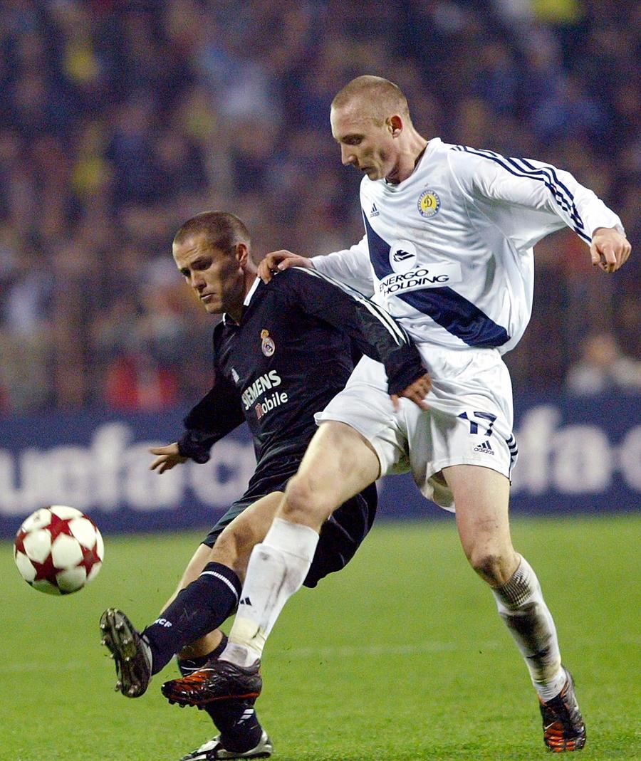 Foto: Arhivă GSP Cufărul cu amintiri al lui Tibi Ghioane: „Am jucat un meci contra lui, îmi venea să-i dau mingea înapoi, pentru că-l iubeam!” » Momente speciale cu Ronaldo, Zidane, Lewandowski, CR7, Zanetti sau Xavi