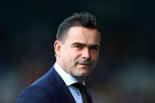 Marc Overmars (49 de ani), fostul mare fotbalist olandez, a suferit un atac cerebral minor. Starea lui este stabilă în acest moment.
