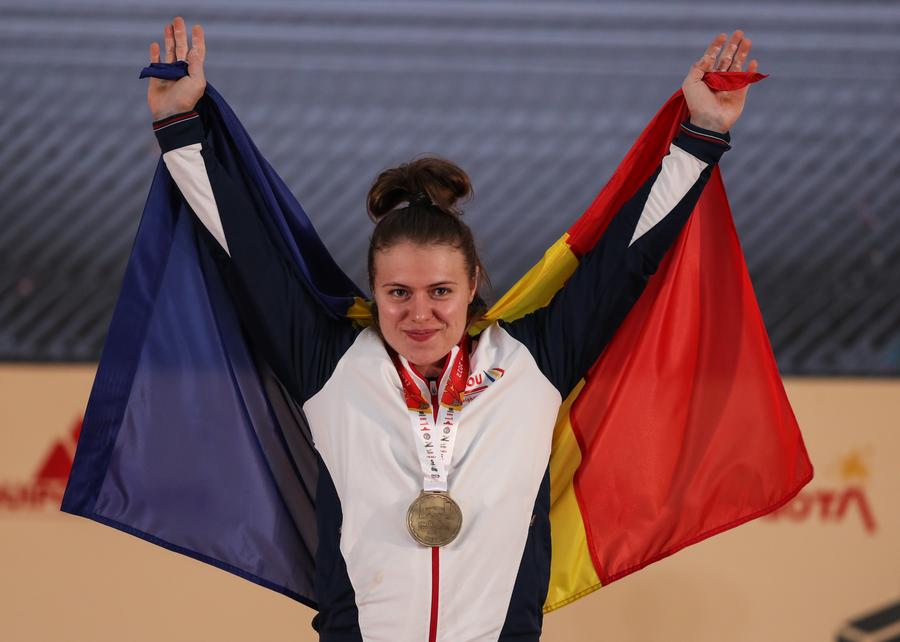 Loredana Toma cu medalia mondială de aur FOTO Xinhua /Agerpres Gânduri și ținte pentru 2023 » Ce-și propun federațiile în an preolimpic