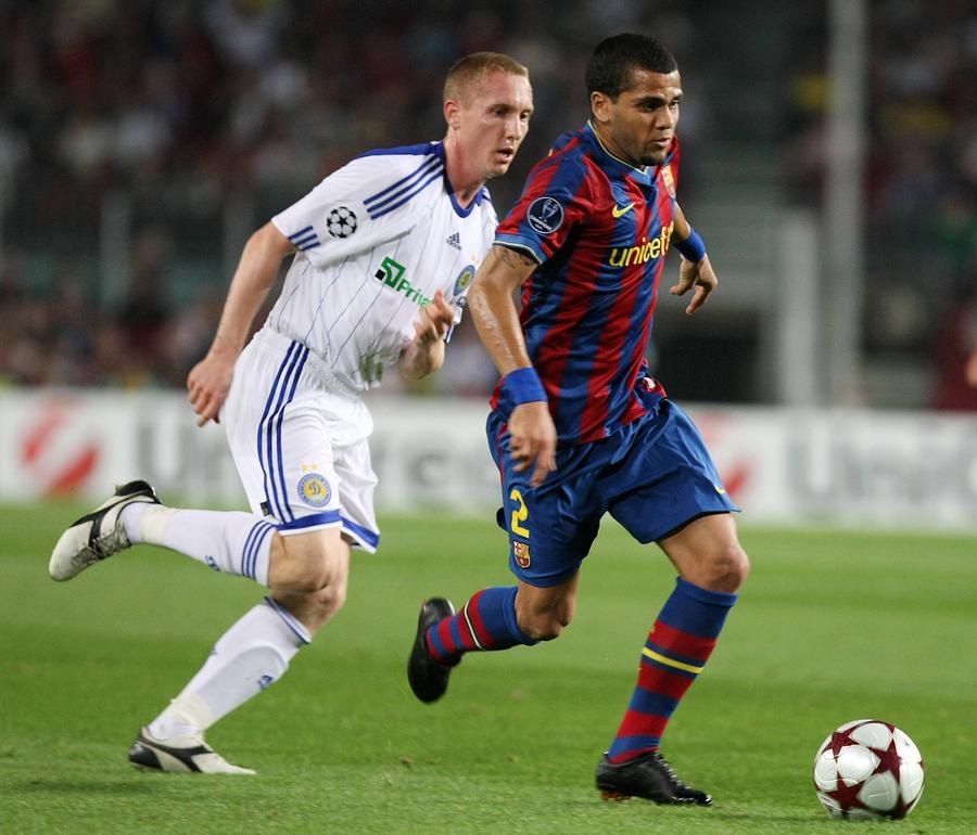 Foto: Imago Cufărul cu amintiri al lui Tibi Ghioane: „Am jucat un meci contra lui, îmi venea să-i dau mingea înapoi, pentru că-l iubeam!” » Momente speciale cu Ronaldo, Zidane, Lewandowski, CR7, Zanetti sau Xavi
