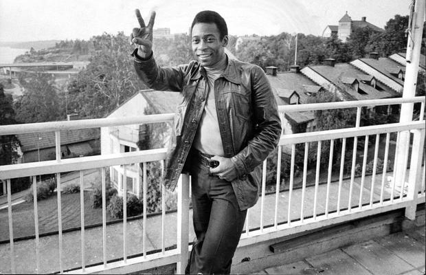 Suma uluitoare pe care ar fi câștigat-o Pele dacă ar fi jucat astăzi » Cât a primit în 1961 și în 1975