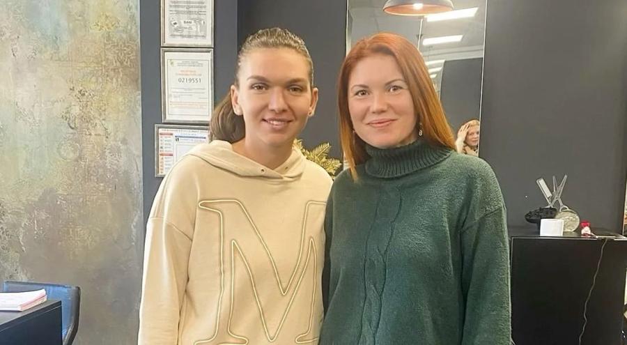 Patroana salonului a profitat de ocazie și s-a pozat cu Simona Halep Simona Halep a surprins multe persoane cu ultima apariție: „Am crezut că e doar o coincidență când am văzut numele”