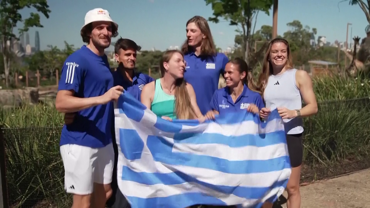 Maria Sakkari și Stefanos Tsitsipas au hrănit girafe la Grădina Zoologică Taronga din Sydney