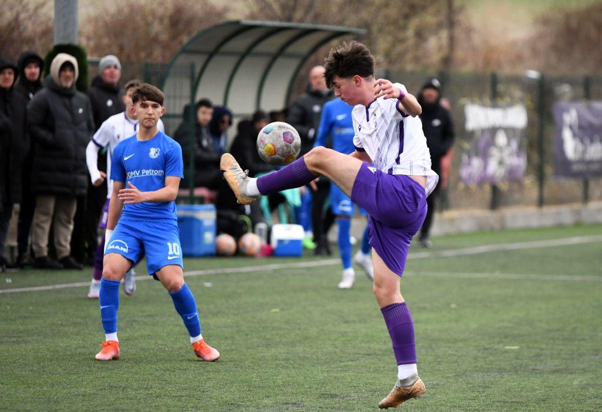 El vrea să ducă legenda clubului mai departe » Debutant la 16 ani la FC Argeș, Andrei Dinu simte că generația lui va produce schimbarea: „Suntem mai atenți la detalii, avem mai multe informații la dispoziție”