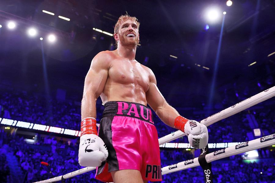 Logan Paul, în timpul luptei cu Dillon Danis din 2023 // foto: Guliver/gettyimages Conor McGregor revine în ring pentru o luptă de 500 de milioane de dolari! Cine îi va fi adversar