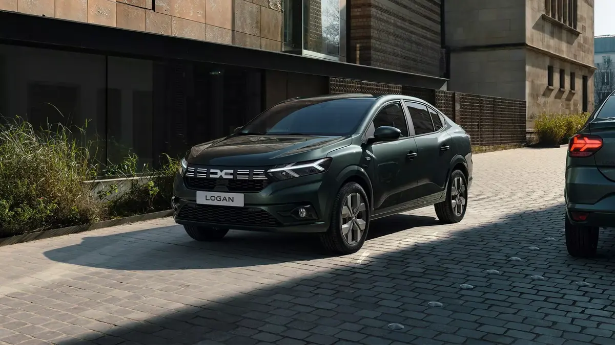 Românii au văzut prețul noului model Dacia și au reacționat dur: „Cum să coste atât? Iau Passat și mai rămân cu bani”