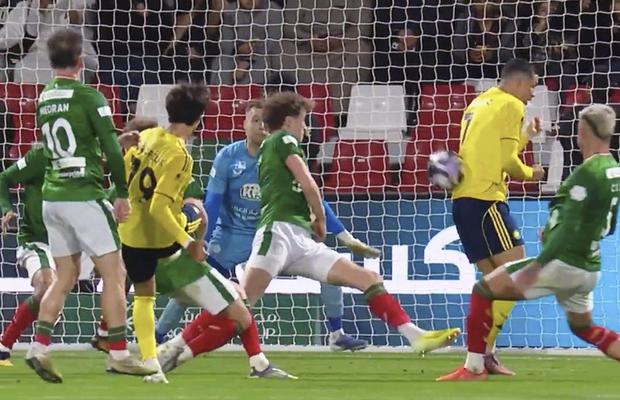 Cristiano Ronaldo a înscris un gol bizar, dar Wijnaldum i-a stricat seara