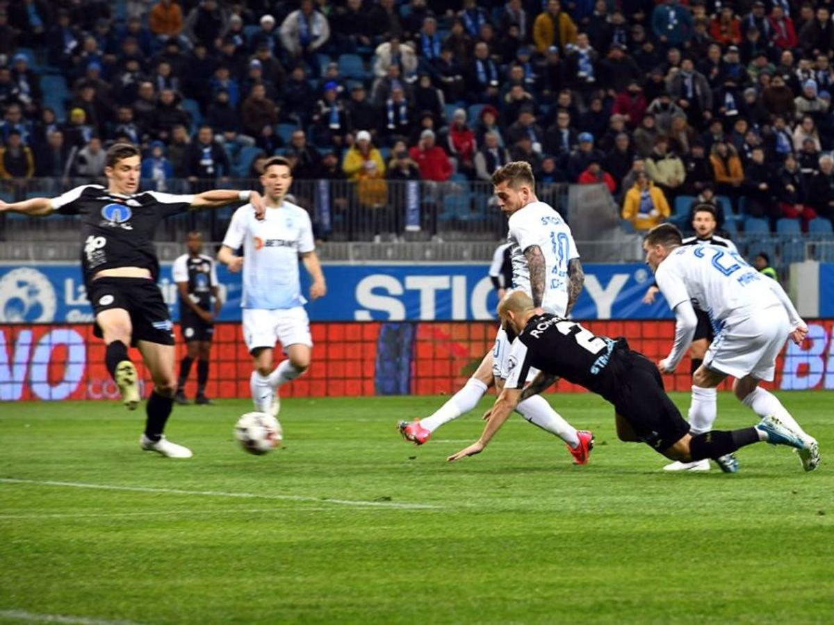 CRAIOVA - GAZ METAN 3-1 // Încă o bătălie în războiul dintre Pigliacelli și galerie » Scene tensionate la finalul partidei + 2 mesaje dure la adresa portarului