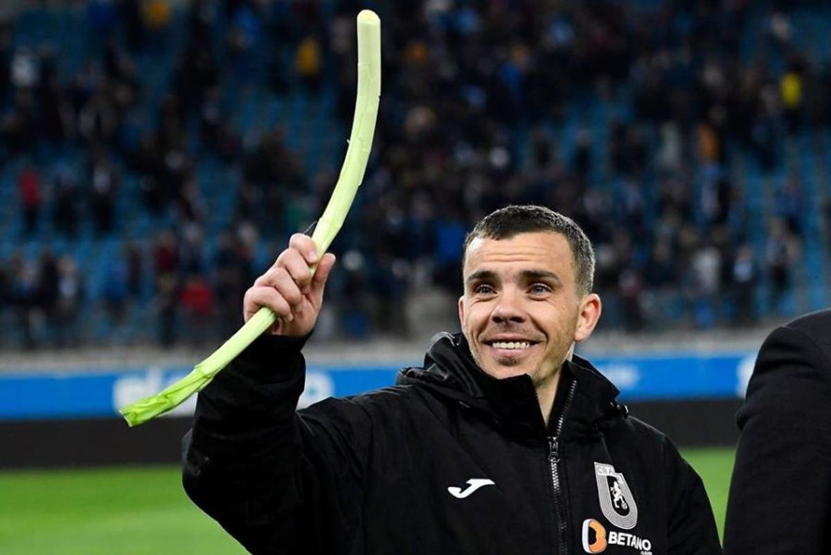 CRAIOVA - GAZ METAN 3-1 // Dan Nistor, savuros de la primul meci: „Am primit cadou un praz” + „Eu sunt pe motorină, mă încălzesc mai greu”