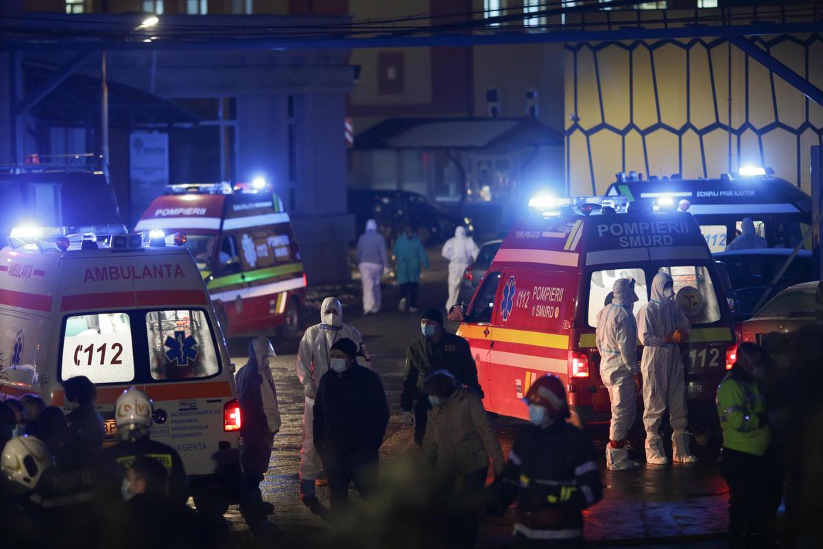 Rică Răducanu a fost internat în salonul de la „Matei Balș” care a luat foc » Soția lui se afla în spital în momentul incendiului: „Bine că a scăpat!”