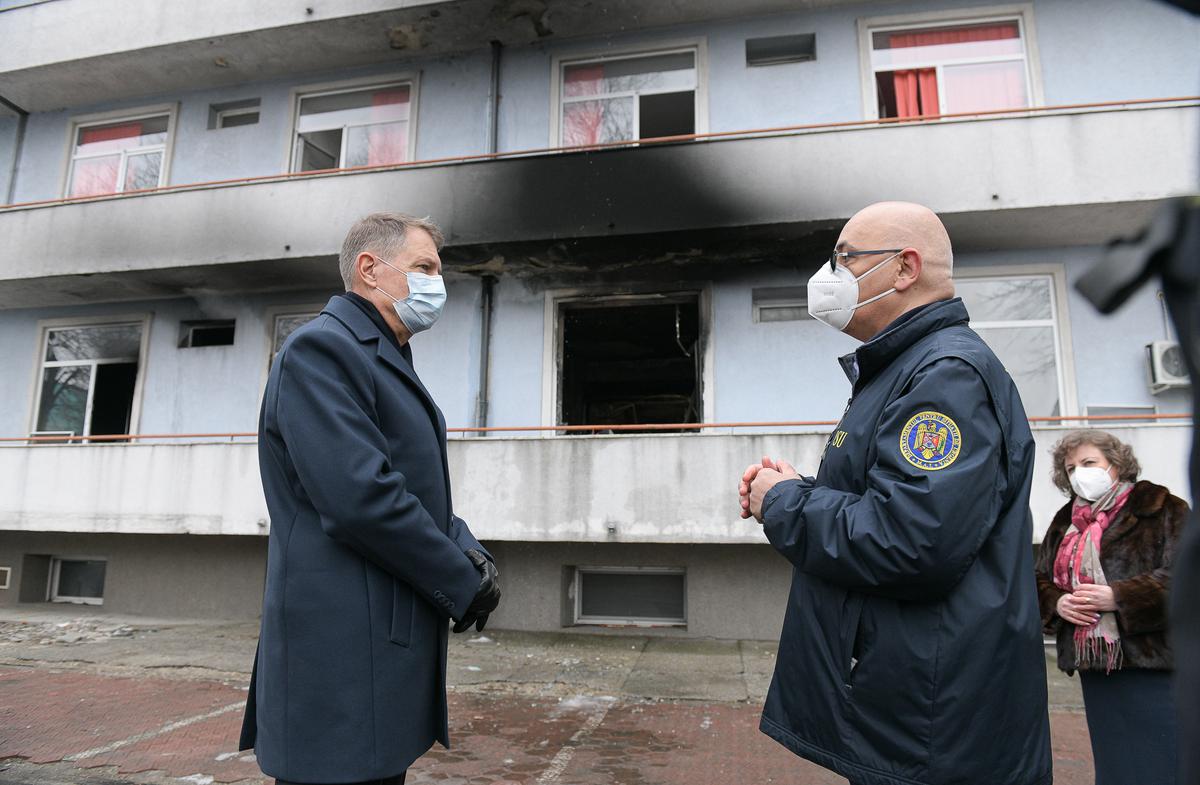 Rică Răducanu a fost internat în salonul de la „Matei Balș” care a luat foc » Soția lui se afla în spital în momentul incendiului: „Bine că a scăpat!”