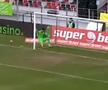 FOTO Nu se dezminte! Constantin Budescu, aproape de un golazo de la peste 50 de metri în Astra - Viitorul » Ce a pățit portarul