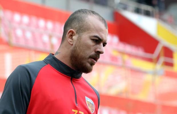 Dennis Alibec, operat la Barcelona! » Veste proastă pentru Dan Petrescu