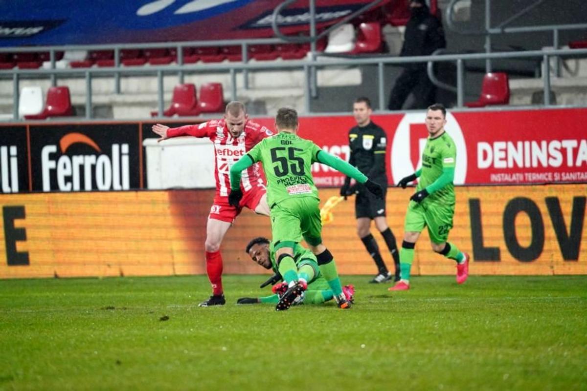 Jucătorii lui Dinamo uimesc un rival: „E greu de înțeles” » Ce a remarcat la formația alb-roșie