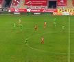 FOTO Cât de prost a fost gazonul de pe noul „Francisc Neuman”? » Arbitrul Popa, alunecare de manual în UTA - Dinamo :)
