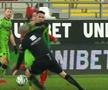 Gazonul de pe arena „Francisc Neuman” a pus probleme tuturor celor implicați în UTA - Dinamo.