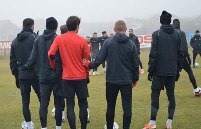 EXCLUSIV Continuă problemele în Liga 1: „Vom mai avea jucători pozitivi. Ultimul val începe de azi, n-am scăpat!”