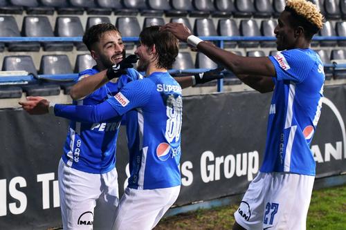 Ely Fernandes, primul din dreapta // foto: Imago Images