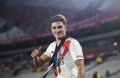 Manchester City, lovitură pe piața transferurilor! A luat cel mai curtat tânăr argentinian!