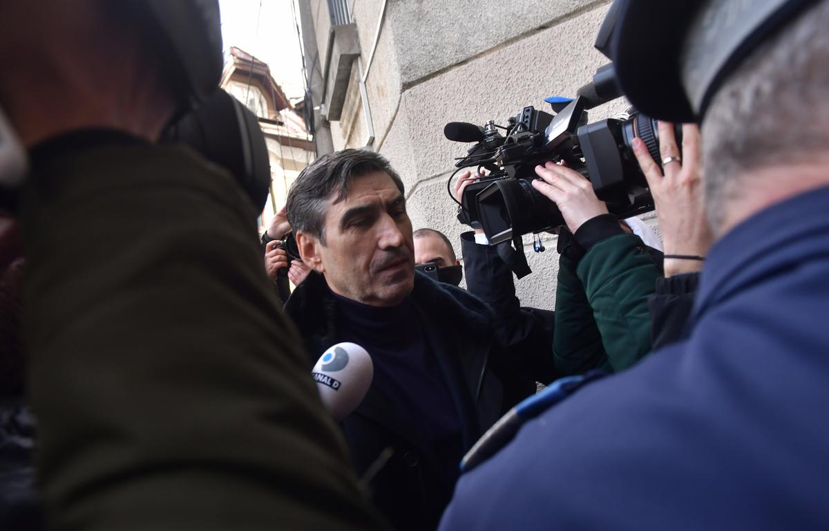 Victor Pițurcă, adus încătușat la DNA