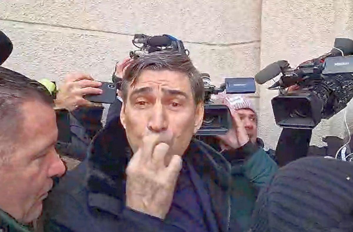Victor Pițurcă, adus încătușat la DNA