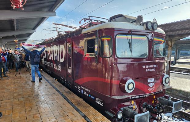 Locomotiva de centenar a clubului Rapid a ajuns în Gara de Nord: „Legenda continuă”