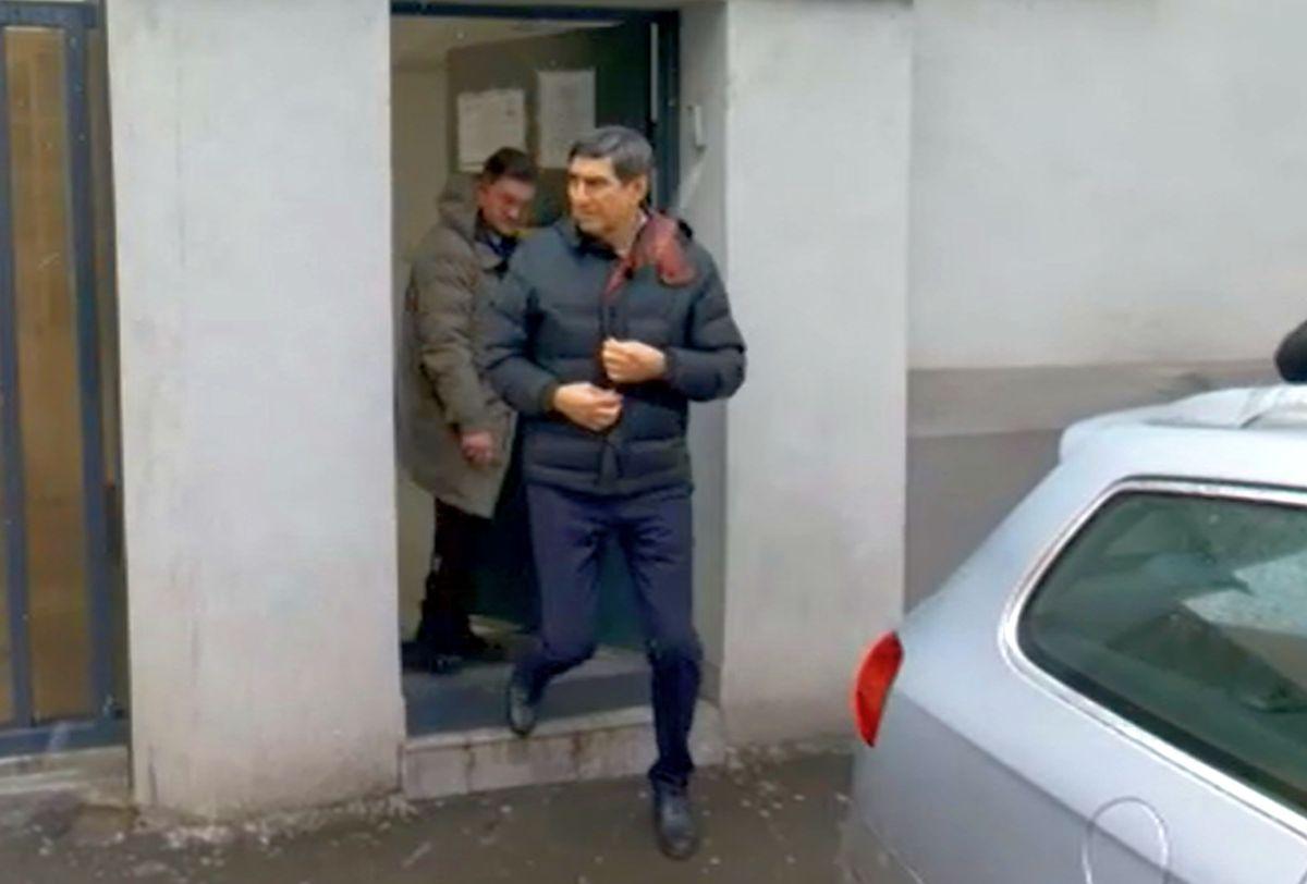 Victor Pițurcă, adus încătușat la DNA