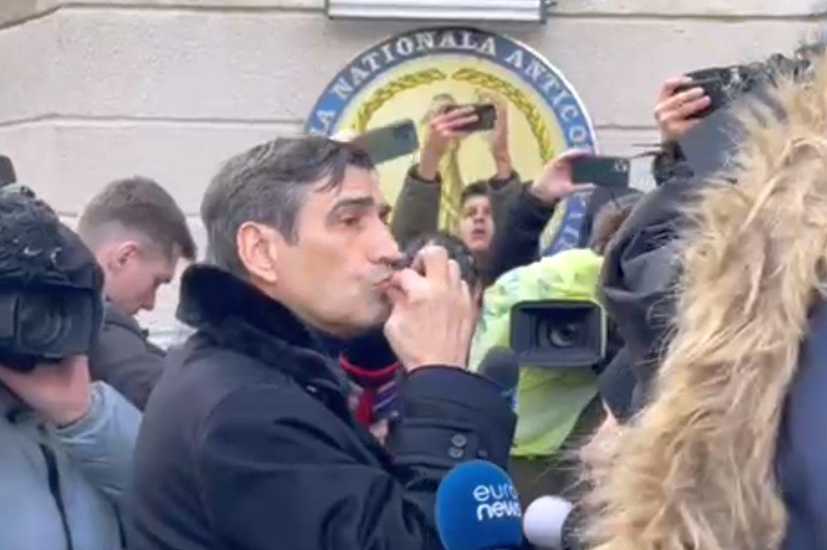 Victor Pițurcă, adus încătușat la DNA