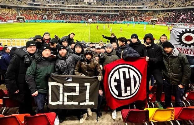 Au venit din Hampshire să vadă meciul din Superligă » Prezență-surpriză la derby-ul din week-end