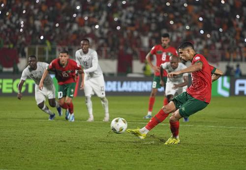 Achraf Hakimi, la penaltyul ratat în fața Africii de Sud (0-2) Foto: Imago