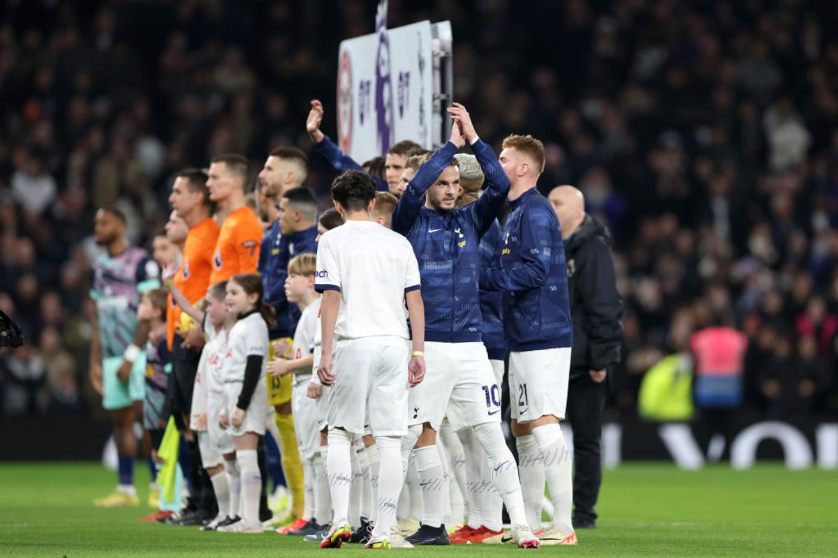 Una bună, alta rea » Cum s-a descurcat Radu Drăgușin într-un final de meci în care Tottenham a tremurat cu Brentford