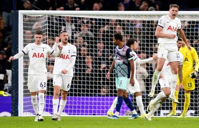 Una bună, alta rea » Cum s-a descurcat Radu Drăgușin într-un final de meci în care Tottenham a tremurat cu Brentford