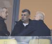 Gigi Becali, Marcel Ciolacu şi Viorel Hrebenciuc, în tribune la meciul FCSB - Manchester United 0-2 FOTO: Ionuţ Iordache (GSP)