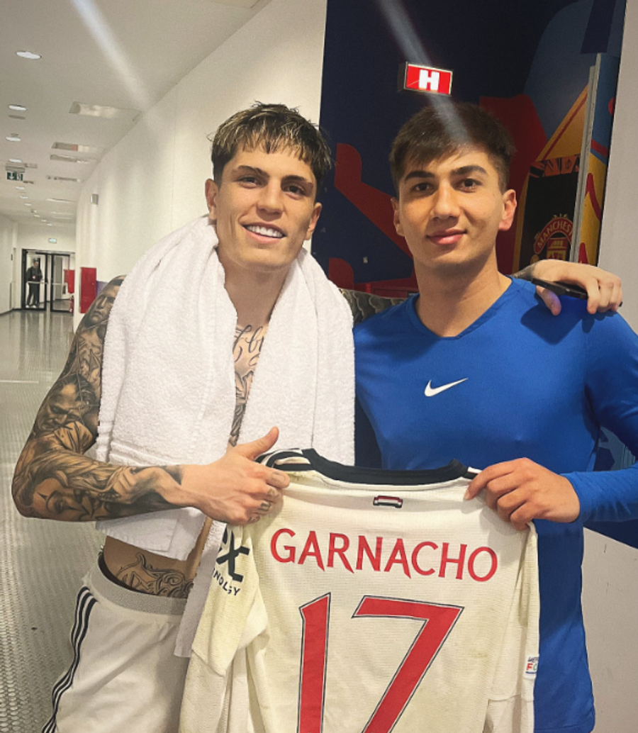 Alejandro Garnacho și Alexandru Musi, după FCSB - Man. United Casemiro a plecat de la București cu tricoul unui jucător de la FCSB » Garnacho i-a făcut fericiți pe roș-albaștri