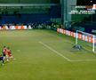 A căzut „mitul Roșca”! Portarul lui Dinamo, învins din acțiune pentru prima dată în acest sezon » Filmul complet al golului superb