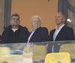 Gigi Becali, Marcel Ciolacu, Viorel Hrebenciuc şi Teia Sponte, în tribune la meciul FCSB - Manchester United 0-2 FOTO: Ionuţ Iordache (GSP)
