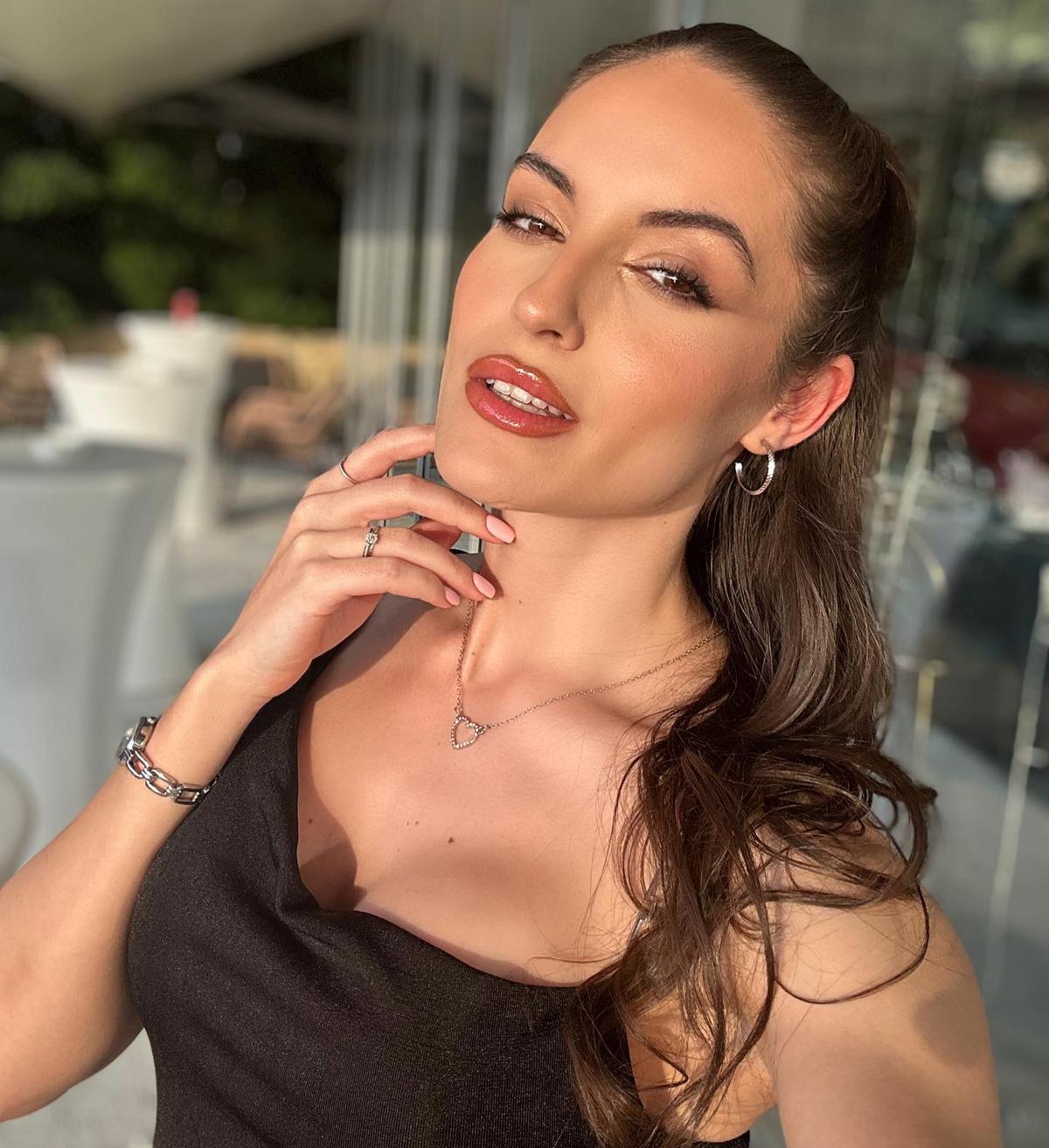 A încins imaginația ultrașilor la FCSB - Manchester United! Roberta Anghel s-a mutat din club în peluză: „Trup și suflet”